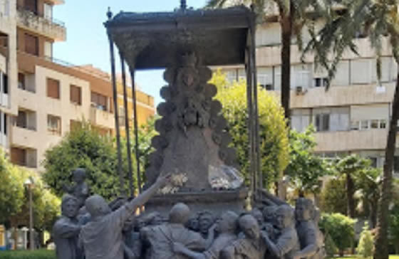 MONUMENTO A LA VIRGEN DEL ROCÍO HUELVA